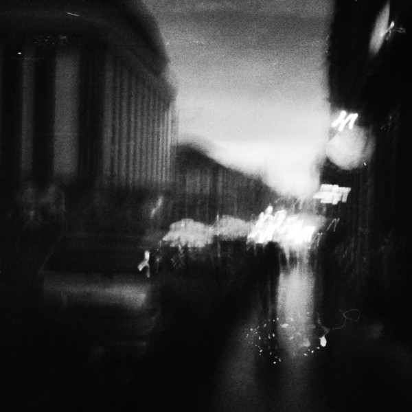 ENSEMBLE ECONOMIQUE – ENSEMBLE ECONOMIQUE – LIGHT THAT COMES LIGHT... .. THAT GOES